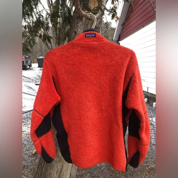 Patagonia Red Regulator Polartec Fleece Zip-Up Jacket with Black Collar - Picture 3 of 7